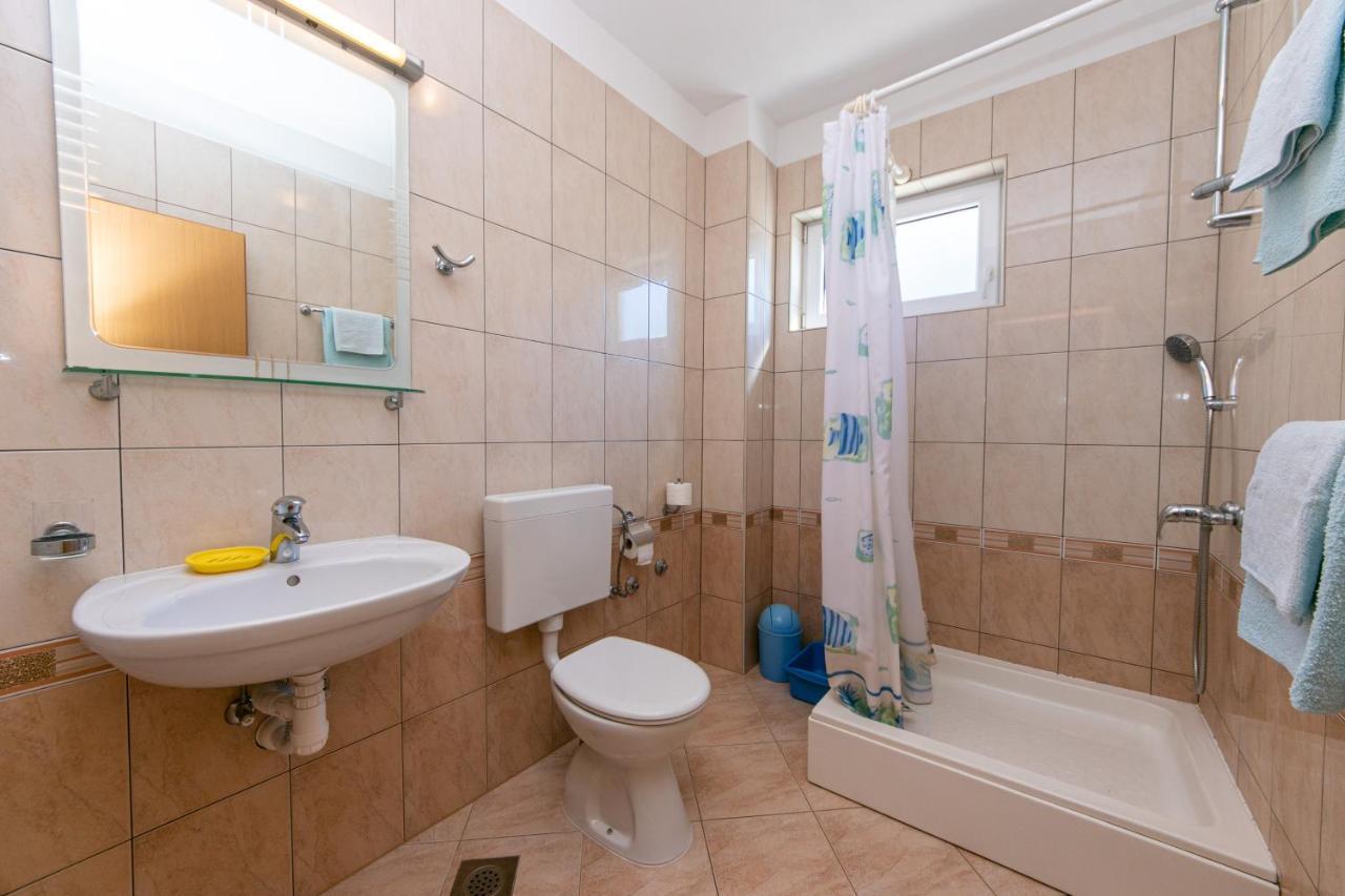 Apartments By The Sea Igrane, Makarska - 20014 Ngoại thất bức ảnh