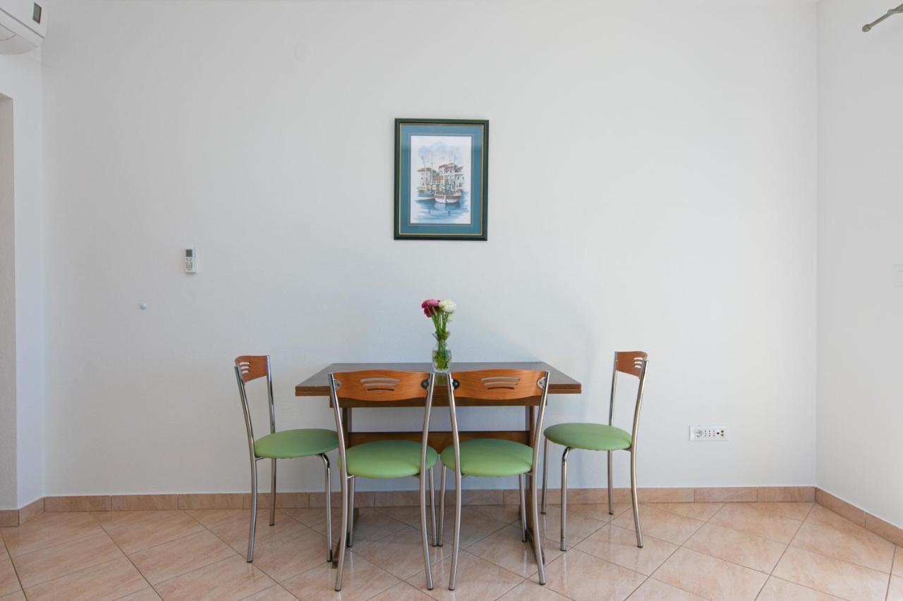 Apartments By The Sea Igrane, Makarska - 20014 Ngoại thất bức ảnh