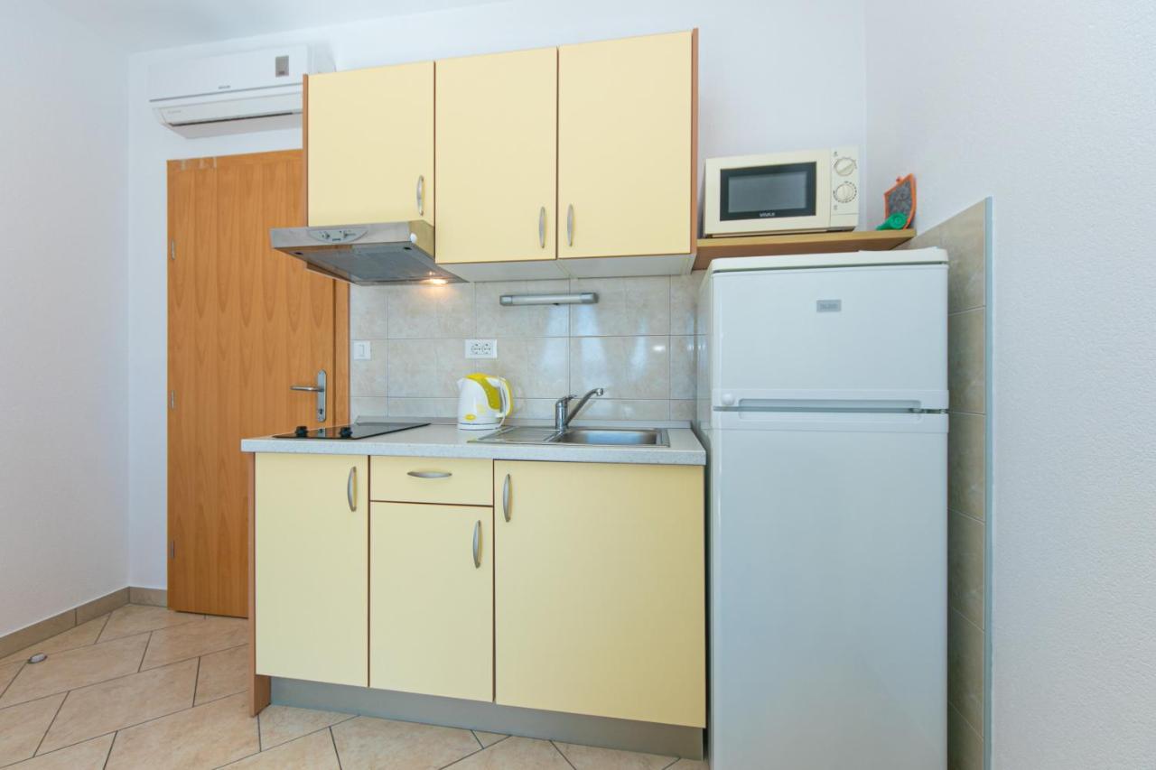 Apartments By The Sea Igrane, Makarska - 20014 Ngoại thất bức ảnh